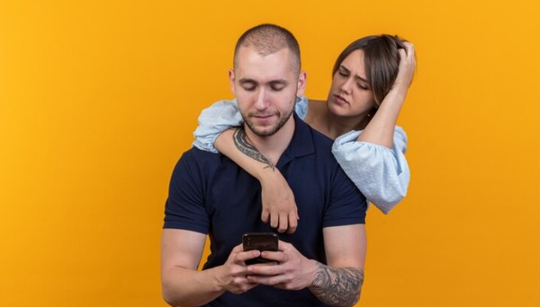 Amor e caos: como manter a relação quando o casal tem ideologias diferentes?